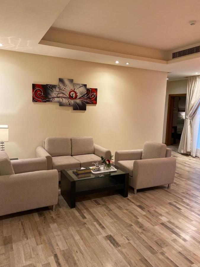 Thwary Hotel Suites Riyadh Exterior photo